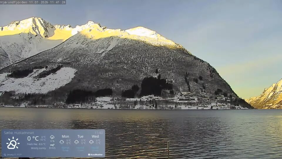 Hjørundfjorden Live webcam