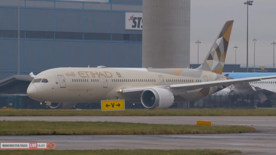 Manchester Airport Live