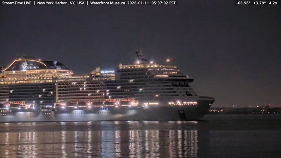 New York City Harbor, Brooklyn, New York _ StreamTime LIVE