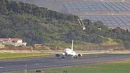 LIVE Airport Cam, Madeira Island