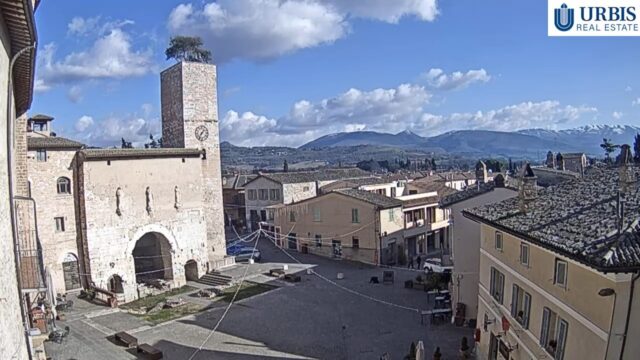 Piazza Kennedy Cam, Spello