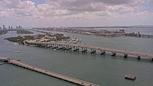 Biscayne Bay Live Webcam – PortMiami & Miami Beach, Florida
