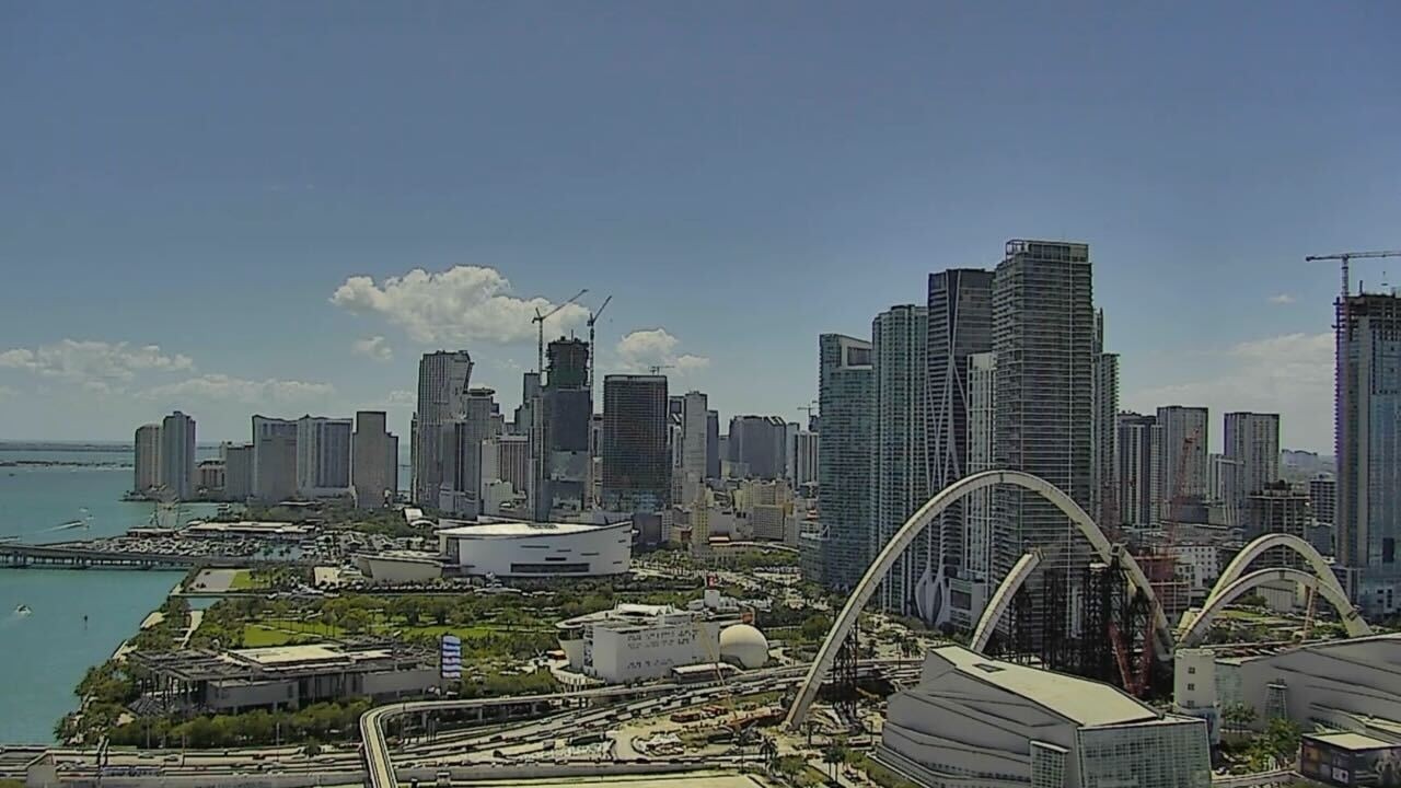 Downtown Miami Live Webcam – Town Square View, Florida - Webcam Live Stream