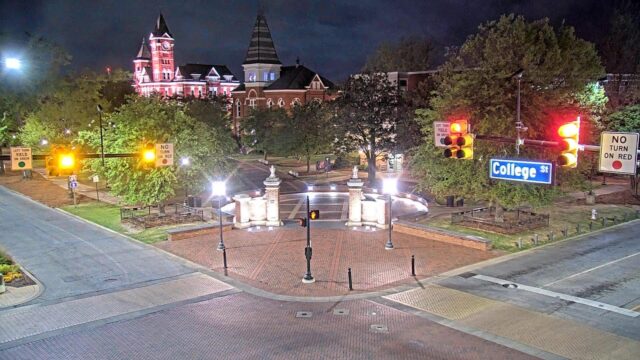 Toomer’s Oaks, Auburn city